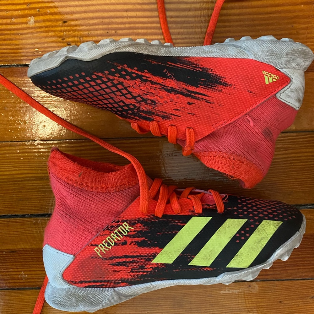 Adidas predator cleats 12 little kid